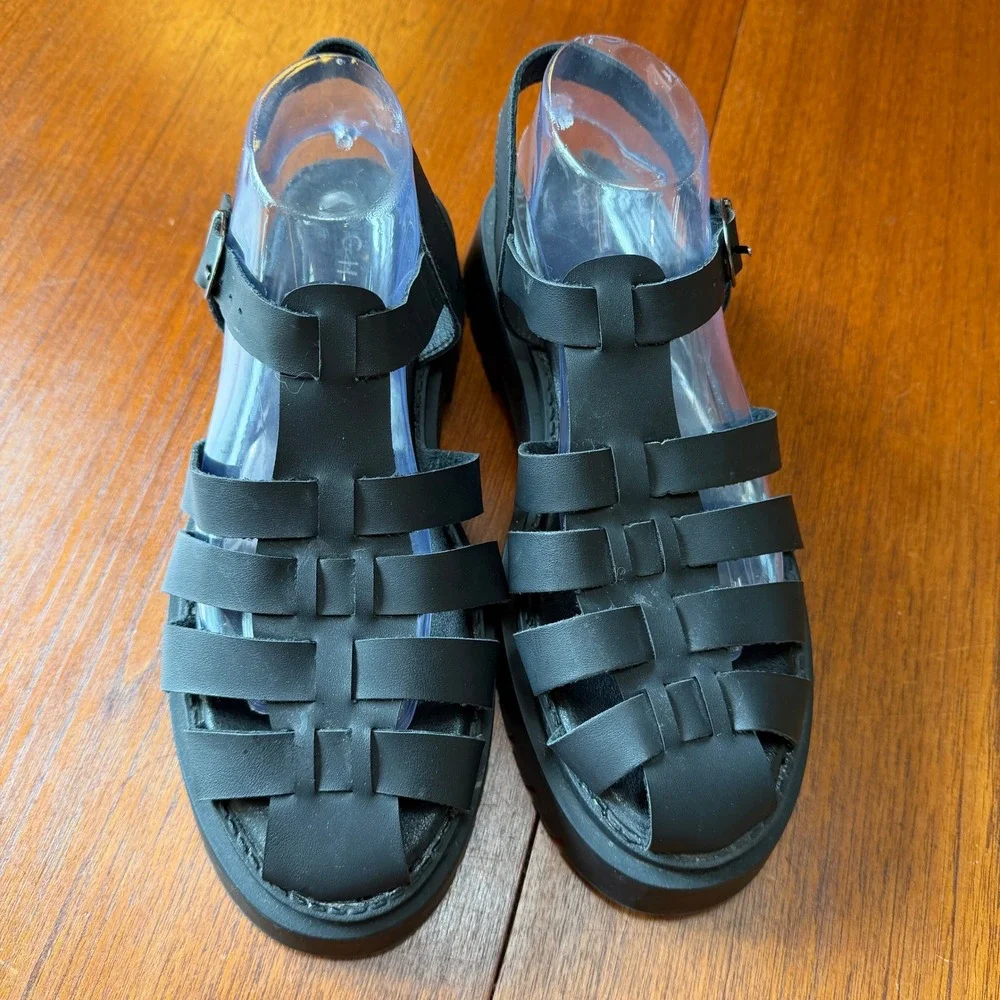 Ghanda black platform